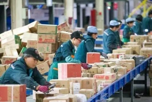 顺丰快递西安陆运中转场