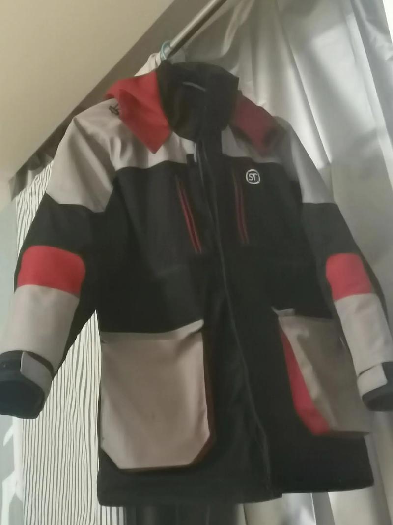 救灾车队过河南高速被收费