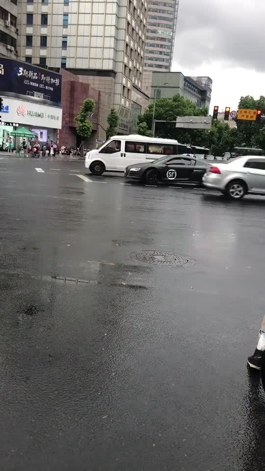 200亿件快递垃圾去哪儿了包装回收难建议成立