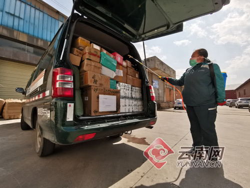 双十一快递乱象 几双袜子用一个鞋盒