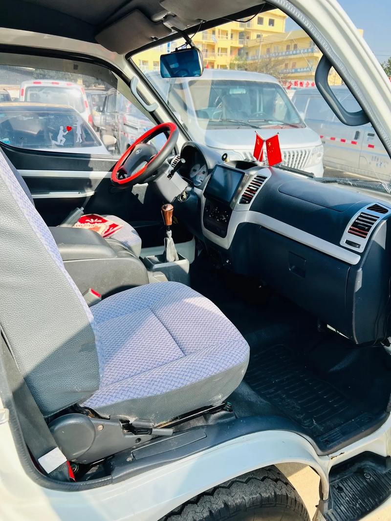 首次跨界影视圈 德邦快递优质形象留影