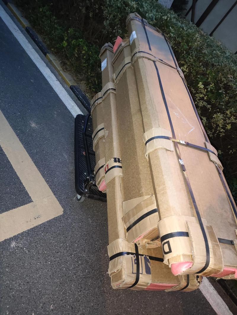 中加国际快递ems