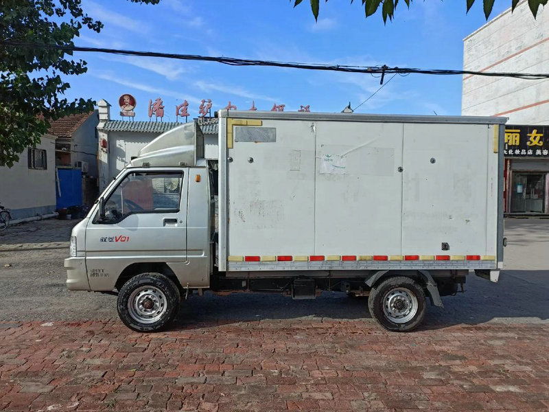 今世物流企业的开展现状和存在的问题论文