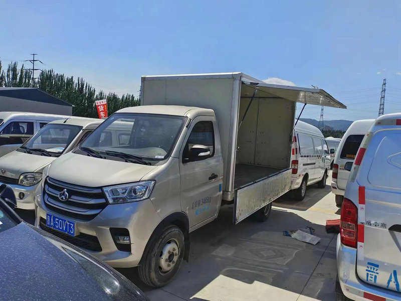 实体产品物流网络中的线路和节点各有哪些类型