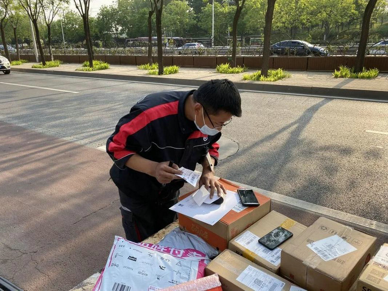 合规蓝牌悦享智富 上汽轻卡双雄夺发现信赖双冠