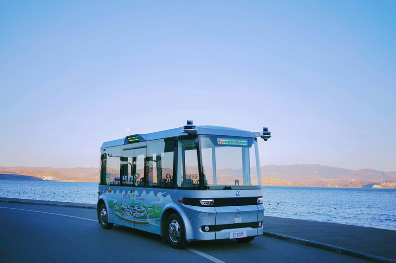 汽车方向盘抖动跑偏是什么原因