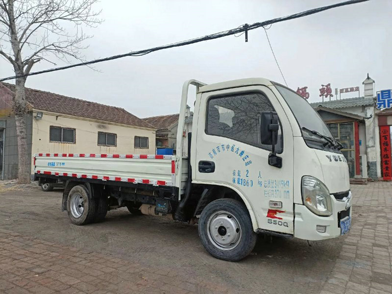 目击者-几名男子打完人就跑了