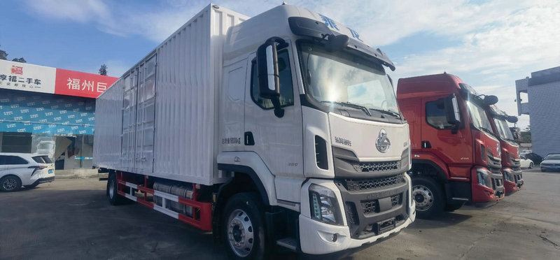 丝巾的系法 T恤配丝巾的系法 丝巾的系法 T恤配丝巾的系法