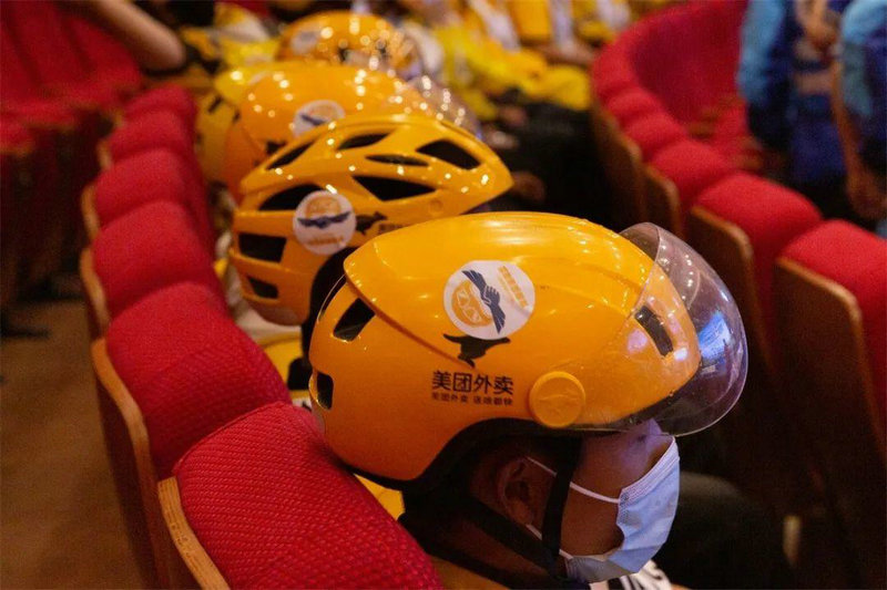 网购狂欢节临近 快递员招聘信息较上周增一倍