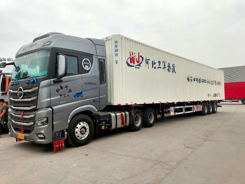 苏宁快递再闯校园 推出免费寄包裹回家