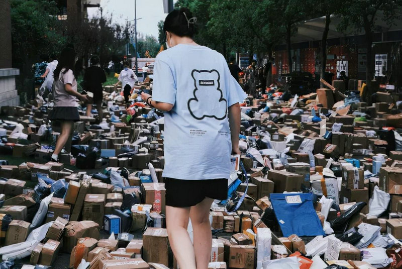 贵州一小区宠物狗疑集体中毒死亡