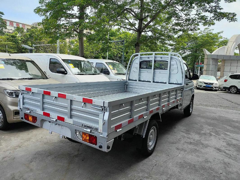 罗云熙官宣女友白梦妍