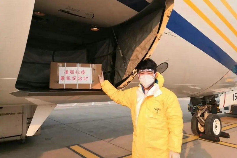 讨论顺丰老总王卫能否成首富时 有一群人谈虎色