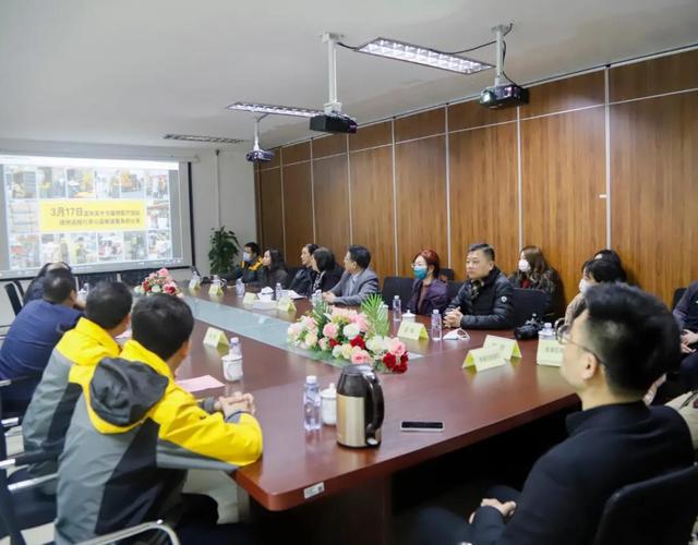 EMS腾讯战略合作 互联网+快递