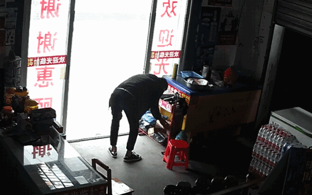 父母未经同意拆快递