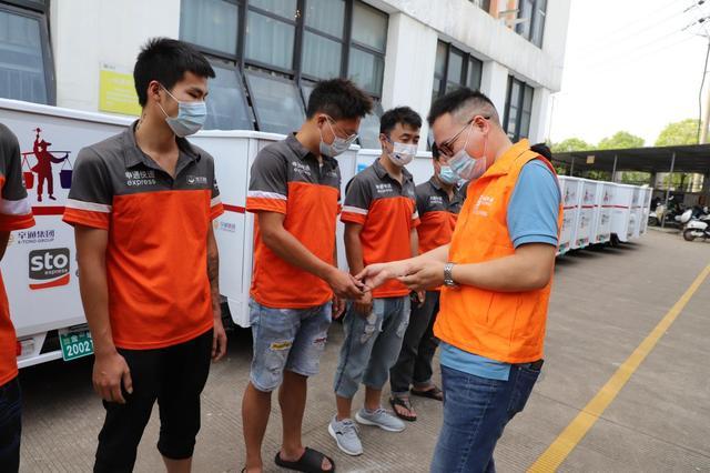 看各国快递企业如何为圣诞业务高峰做好准备