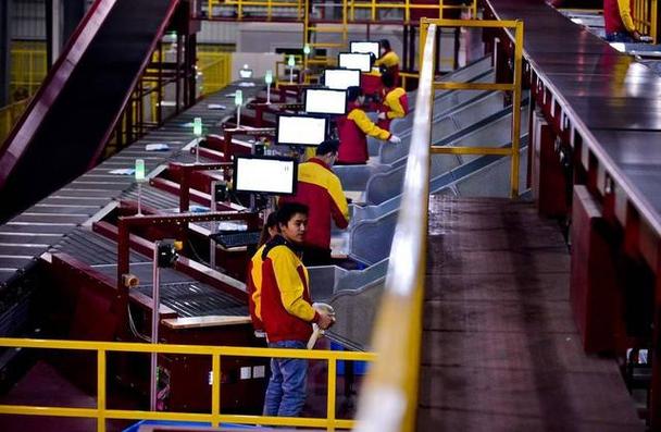 快递行业迅速发展 给快递员减压很重要