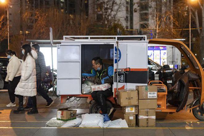寄衣服用哪个快递合适