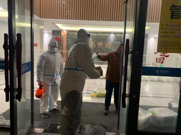 6家快递上市公司半年赚65亿元 百世亏4.3亿元