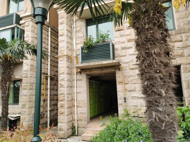 足不出村就能收货 物流入村入户 农村网购升级 足不出村就能收货 物流入村入户 农村网购升级